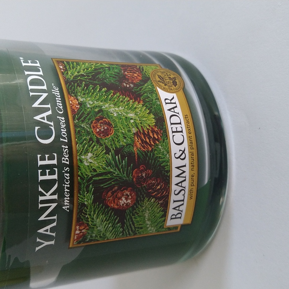 Yankee Candle Balsam & Cedar 7 oz - Picture 4 of 4